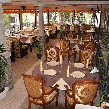 酒店 鲍里斯宫殿及餐厅精品酒店 4*