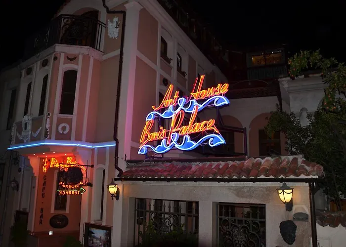 鲍里斯宫殿及餐厅精品酒店