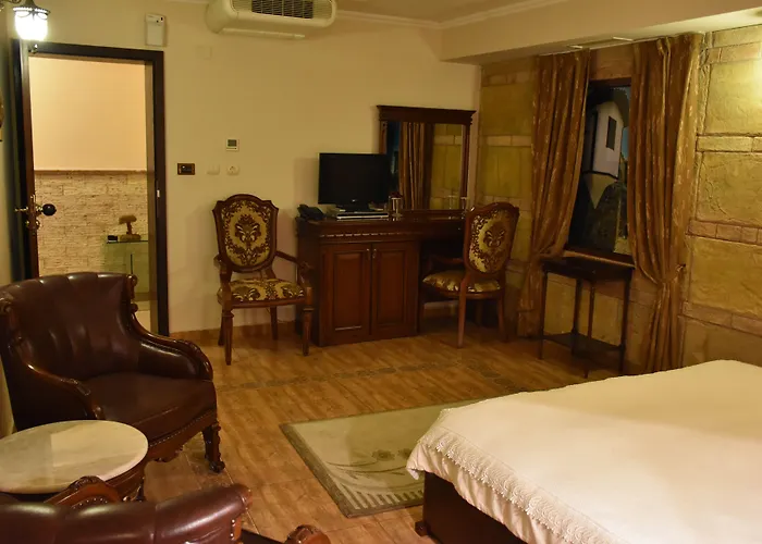 鲍里斯宫殿及餐厅精品酒店