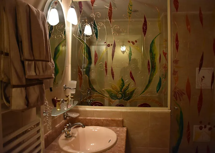 鲍里斯宫殿及餐厅精品酒店 4*