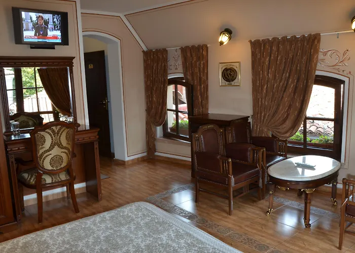 鲍里斯宫殿及餐厅精品酒店 4*