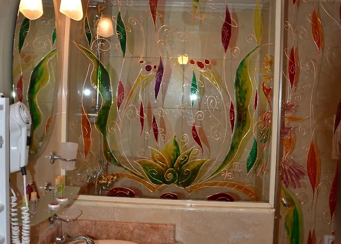 鲍里斯宫殿及餐厅精品酒店 4*